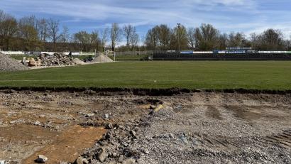 Bild: ama
Die Umbauarbeiten der Tartanbahn am Schanzl zwingen den FC Amberg zu einem Platzwechsel.