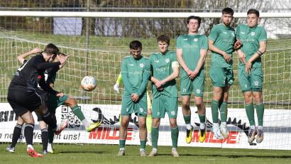 Bild: Hubert Ziegler
Die Abwehrmauer der DJK Gebenbach muss auch gegen den FC Ingolstadt II sicher stehen: Fabian Vogl (von rechts), David Vidovic, Konstantin Plankl, Kapitän Alexander Moratz und David Dujmovic fahren voller Selbstvertrauen gen Oberbayern.