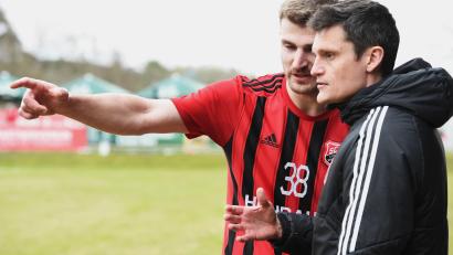 Archivbild: Gerhard Büttner
Diskussionsbedarf nach der letzten Partie: Daniel Ettl (links) steht Benjamin Urban gegen die SpVgg Lam wieder zur Verfügung.