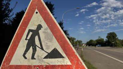 Bild: Heike Unger
Wegen einer Baustelle ist in Moosbach mit Behinderungen zu rechnen.