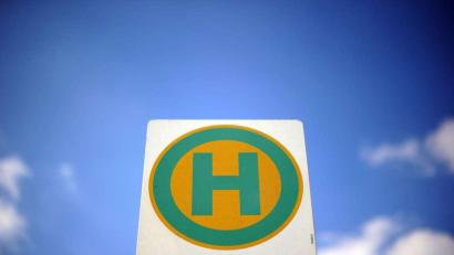 Bild: © picture alliance / dpa / Daniel Reinhardt
Der Busverkehr in Regensburg ist wegen eines Streiks am 14. April eingeschränkt.