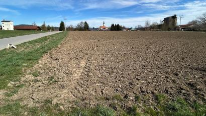 Bild: ck
Der Festplatz für das 7. Heimatfest in Moosbach vom 30. Juli bis 9. August 2027 liegt an der Raiffeisenstraße und umfasst etwa 10.000 Quadratmeter.