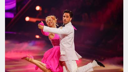 Bild: Thomas Banneyer/dpa
GZSZ-Star Jan Kittmann tanzt bei „Let's Dance“ mit Kathrin Menzinger. (Archivbild)