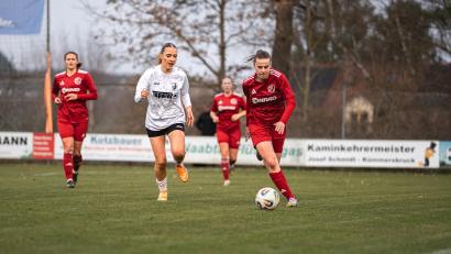 Archivbild: Hannah Dirscherl
Der Einsatz von Celina Kloß (rechts) gegen den 1. FC Nürnberg ist vorerst noch unsicher.