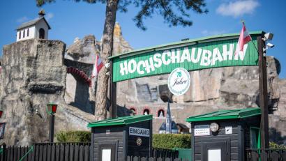 Bild: Georg Hochmuth/APA/dpa
Die Bahn gehört zu den ältesten Fahrgeschäften des Praters.