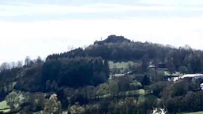 Bild: wro
Am Schlossberg in Waldeck, an der Burgruine wird auch heuer wieder Theater gespielt "Der Pinoccio" und - von Mario Eick - "Die große Freiheit" - eine Parabel.