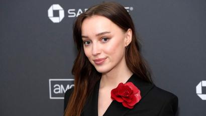 Bild: Charles Sykes/Invision/AP/dpa
Phoebe Dynevor hatte die Hauptrolle in der ersten „Bridgerton“-Staffel. (Archivbild)