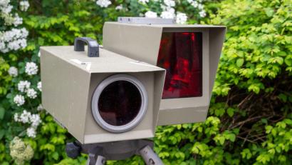 Bild: Pia Bayer/dpa
Temposünder sollen am Blitzmarathon in Bayern ausgebremst werden. (Archivbild)