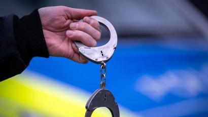 Bild: Soeren Stache/dpa
Die Polizei nahm den Tatverdächtigen am Samstag fest. (Symbolbild)