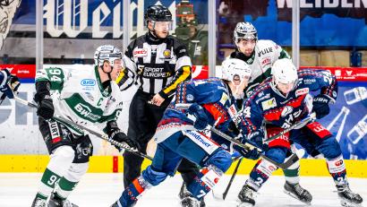 Archivbild: Elke Englmaier
Tyler McNeely (links) fungiert nach der Entlassung Dücks als Interimstrainer der Bietigheim Steelers.
