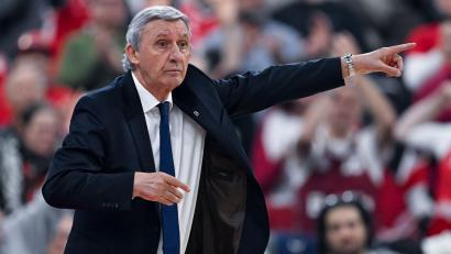 Bild: Sven Hoppe/dpa
Svetislav Pesic gewann mit den Bayern nach drei Niederlagen in Serie wieder in der BBL. (Archivbild)