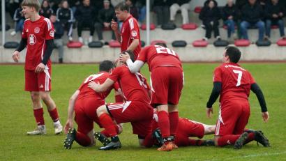 Bild: jma
Das Derby gegen den FC Vorbach geht klar mit 3:0 an Kirchenthumbach.