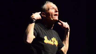 Bild: Kunz
An allem trägt die Straße von Hormus schuld. Michl Müller und sein aktuelles Weltbild.