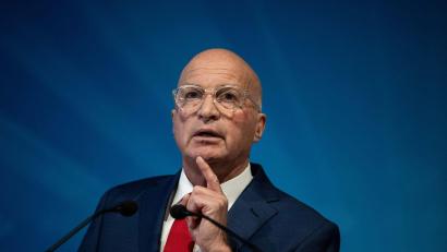 Bild: Fabian Strauch/dpa
Der frühere Bundeswehroberst Rüdiger Lucassen tritt nach langen internen Querelen von seinem Amt als verteidigungspolitischer Sprecher der AfD-Fraktion zurück. (Archivbild)