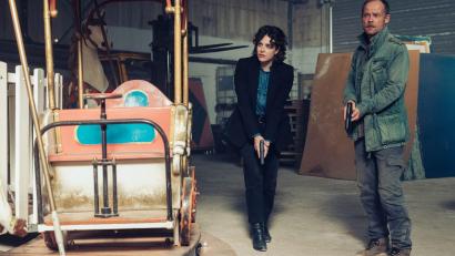 Bild: Manuel Paul/ZDF/dpa
Maria Eisler und Micha Oberländer verschlägt es in ihrem neuen Fall auf den Jahrmarkt. In einer Riesenrad-Gondel wurde die Leiche einer Frau gefunden.