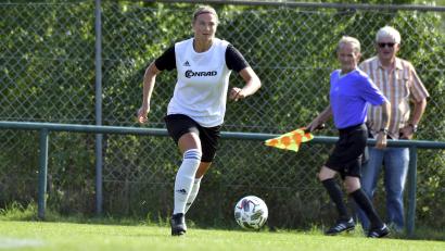 Bild: Hubert Ziegler
Susanne Stich vom TSV Theuern brachte ihre Farben gegen den 1. FC Nürnberg II früh in Führung, für einen Sieg reichte der Treffer beim 1:2 allerdings nicht aus.