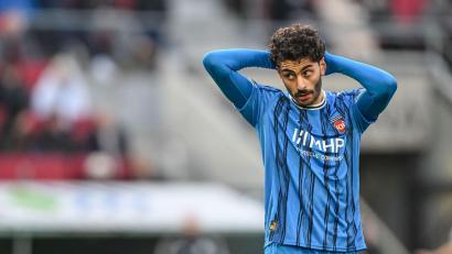 Bild: Harry Langer/dpa
Eren Dinkçi macht sich große Sorgen um seine erkrankte Freundin. (Archivbild)