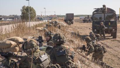 Archivbild: Hans Bernreuther
Das Logistikbataillon 472 der Bundeswehr führt eine Übung durch – unter anderem findet diese in den Landkreisen Amberg-Sulzbach und Schwandorf statt.