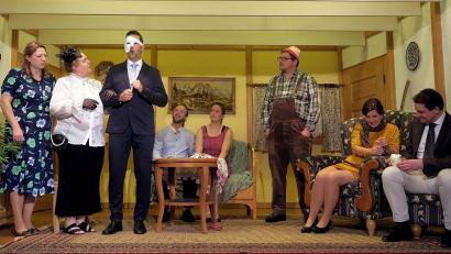 Bild: Reinhard Kreuzer
Das "Phantom der Oma" führte die Theatergruppe Letzau auf. Die Premiere war ausverkauft.