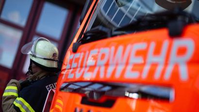 Bild: Marijan Murat/dpa
Durch die Rauchentwicklung in der Schultoilette wurde die Feuerwehr alarmiert. (Symbolbild)