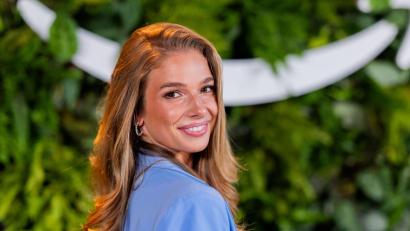 Bild: Rolf Vennenbernd/dpa
Moderatorin Lola Weippert berichtet in ihrem neuen Podcast mit Vanessa Mai über persönliche Grenzerfahrungen. (Archivbild)