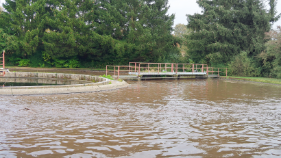 Bild: bsc
Bald ausgedient hat die Friedenfelser Kläranlage. Zügig soll der Anschluss an die Kläranlage in Krummennaab erfolgen