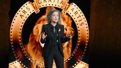 Bild: Chris Pizzello/Invision/AP/dpa
Courtenay Valenti, Filmchefin bei Amazon MGM Studios, bat in Sachen James Bond um Geduld.