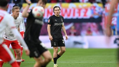 Bild: David Hammersen/dpa
Im Spiel bei RB Leipzig gab es Protest gegen Gladbach-Kapitän Rocco Reitz. (Archivbild)