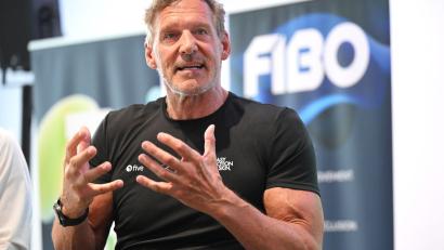 Bild: Wolf von Dewitz/dpa
„Du willst dich auch noch mit 70 bücken und den Schuh zumachen können, ohne dabei Rückenschmerzen zu bekommen“, sagt Hollywood-Schauspieler Ralf Möller.