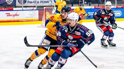 Bild: Elke Englmaier
Diese beiden sind in der kommenden Spielzeit gemeinsam für die Blue Devils Weiden auf dem Eis: Charlie Jahnke (links) und Alex-Olivier Voyer.