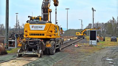 Bild: A. Hautmann
Die Arbeiten am Gleisnetz des Marktredwitzer Güterbahnhofs haben bereits begonnen.