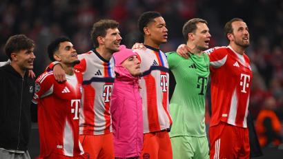 Bild: Tom Weller/dpa
Die Bayern-Profis bejubeln den Einzug ins Halbfinale, der für den Verein auch viele Millionen Euro wert ist.