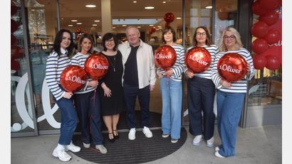 Bild: fz
Das Team von s.Oliver mit Martin Reichelt und Ehefrau Diana.