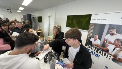 Bild: ge
Elektrotechnik, Fahrzeug- und Metallbau, Baugewerbe, oder Pflegeschulen: In zehn Kursräumen der VHS präsentierten sich über 30 Austeller bei der Job- und Bildungsmesse. Rund 700 Besucher kamen vorbei.