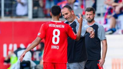 Bild: Tom Weller/dpa
„Wenn Eren Hilfe braucht, kriegt er sie“: Frank Schmidt ist für seinen Schützling da. (Archivbild)