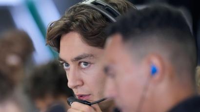 Bild: Eugene Hoshiko/AP/dpa
George Russell versteht Max Verstappens Ausflüge in andere Rennserien. (Archivbild)