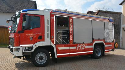 Bild: jr
Stattliche 645.000 Euro kostetet das neue Einsatzfahrzeug der Plößberger Feuerwehr.