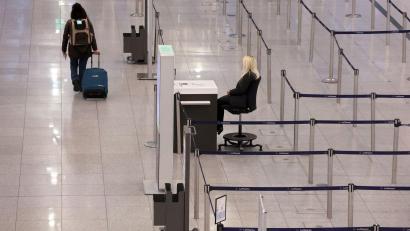 Bild: Karl-Josef Hildenbrand/dpa
Auch am Freitag wurde wieder gestreikt (Archivbild).