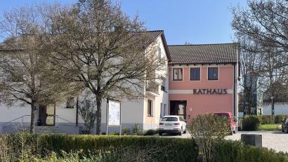 Bild: Gerhard Krones
Das Rathaus in Freihung. Im dortigen Sitzungssaal haben die Fraktionen kontrovers und ohne wirkliches Ergebnis über die finanziellen Situation der Kommune debattiert.