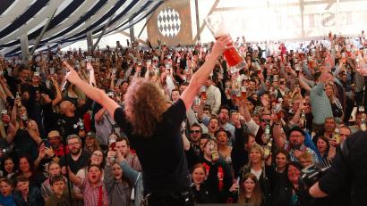 Bild: Peter Kolb
Vom 7. bis 10. Mai findet das Maisl´s Weißbierfest in Bayreuth statt. Am Sonntag stehen die "Troglauer" auf der Bühne.