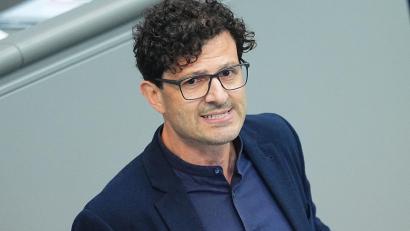 Bild: Michael Kappeler/dpa
Der Bundestagsabgeordnete Luigi Pantisano möchte Linken-Vorsitzender werden. (Archivbild)