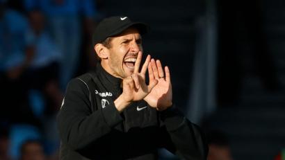 Bild: Lalo R. Villar/AP/dpa
Erst im zweiten Jahr Chefcoach des SC: Julian Schuster.