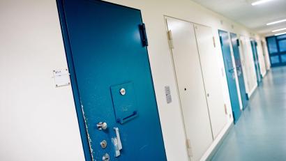 Bild: Hauke-Christian Dittrich/dpa
Der verurteilte Serienmörder Niels Högel sitzt seit dem Jahr 2009 im Gefängnis und wird dort viele weitere Jahre verbringen. (Symbolbild)