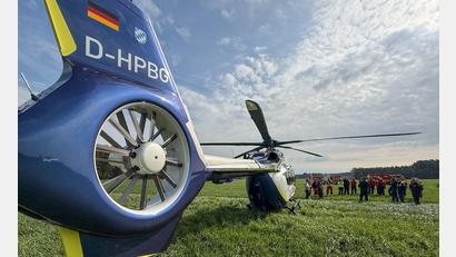 Bild: Petra Hartl
Kurz vor dem Start: Polizeihubschrauber "Edelweiß 7" in Bereitschaft.