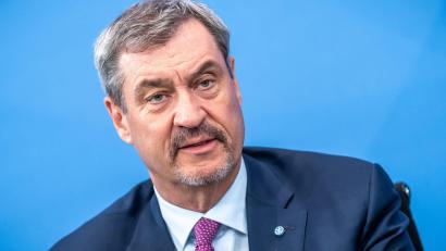 Bild: Michael Kappeler/dpa
Bayern Ministerpräsident drängt auch auf Lockerungen beim Kündigungsschutz. (Archivbild)