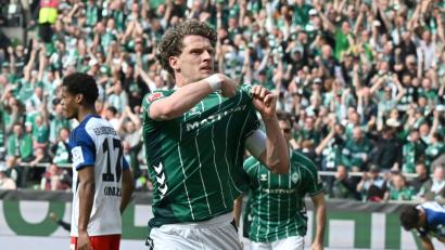 Bild: Carmen Jaspersen/dpa
Derby-Held: Werder Bremens Jens Stage nach dem ersten von zwei Toren gegen den Hamburger SV.