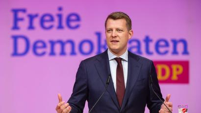 Bild: Christoph Reichwein/dpa
Henning Höne fordert für ein Comeback der FDP eine geschlossene Partei.