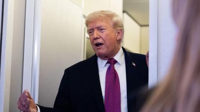 Bild: Alex Brandon/AP/dpa
US-Präsident Trump schickt erneut eine Delegation für Iran-Verhandlungen nach Islamabad