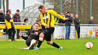 Bild: tsc
Daniel Tesar Rechts) und der SV Poppenreuth sind in der Kreisliga auf Abschiedstour.