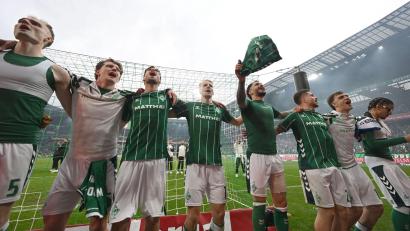Bild: Carmen Jaspersen/dpa
Bremer Jubel nach dem Derbysieg.